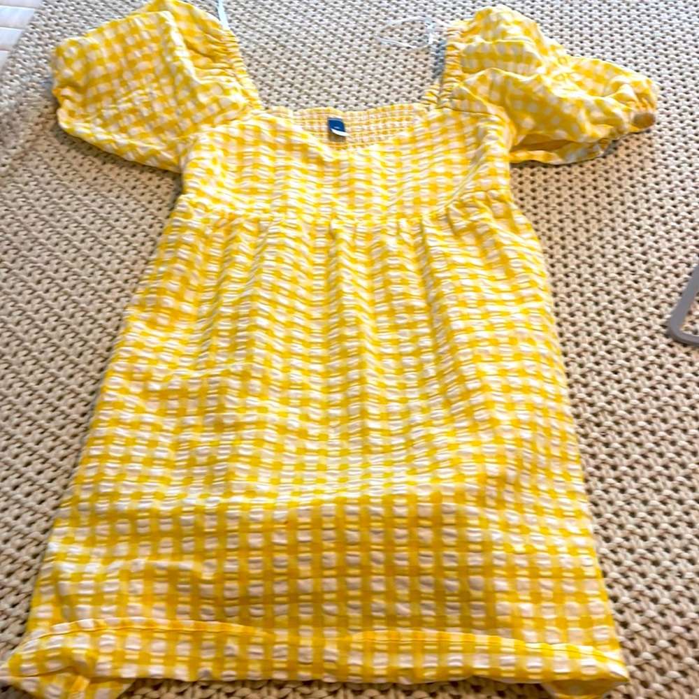 XS yello&amd white plaid beach dress, above the knees with pockets, wirh tag